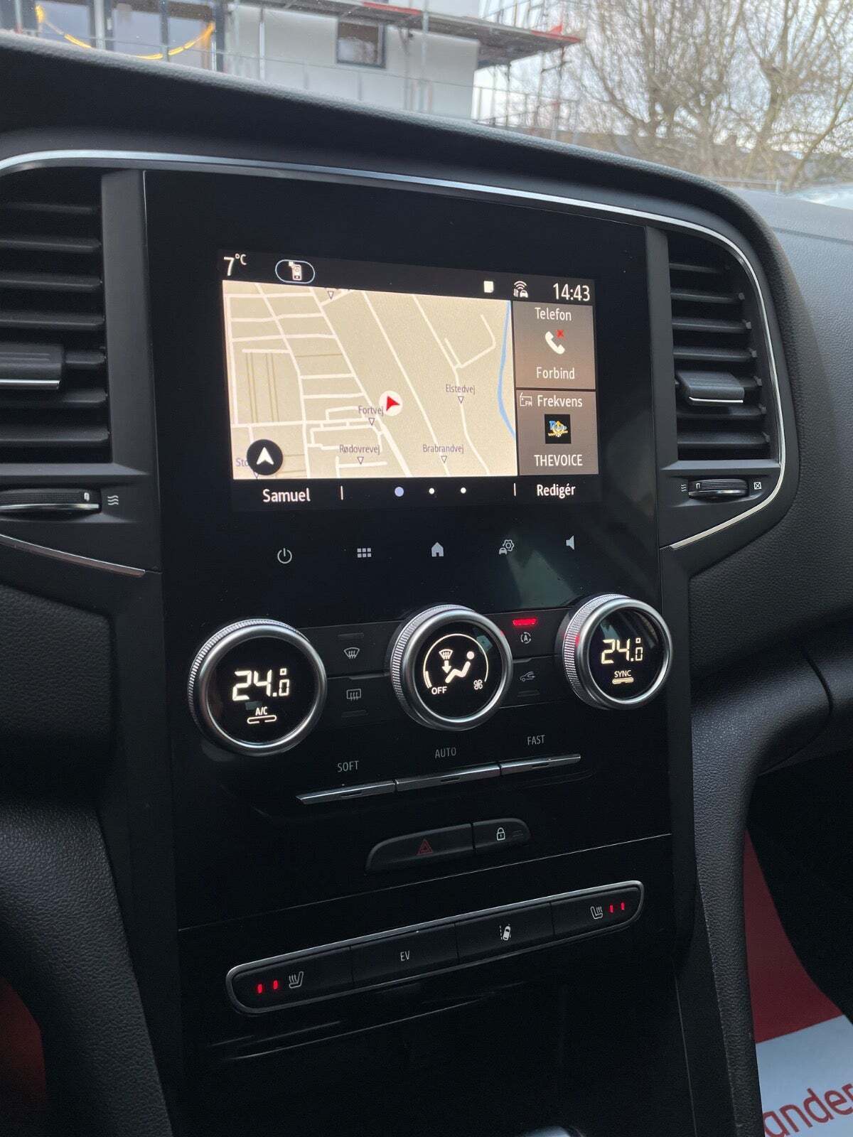 Sølv Renault Megane IV fra 2021