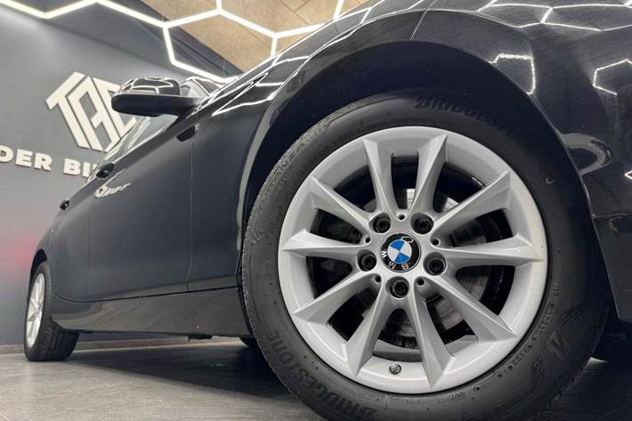 Sort BMW 118d fra 2017