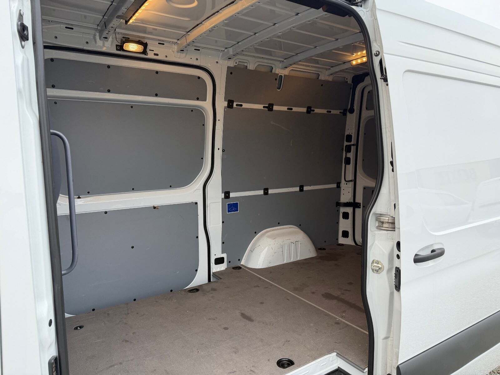 Mercedes Sprinter 317 2,0 CDi A2 Kassevogn PRO RWD