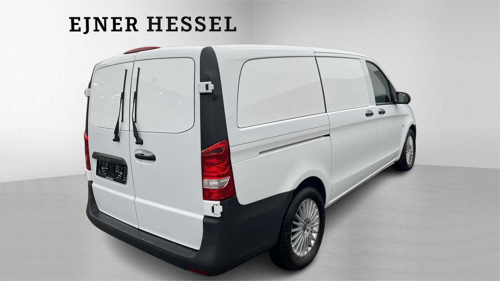 Mercedes eVito 129 Tourer PRO L Van