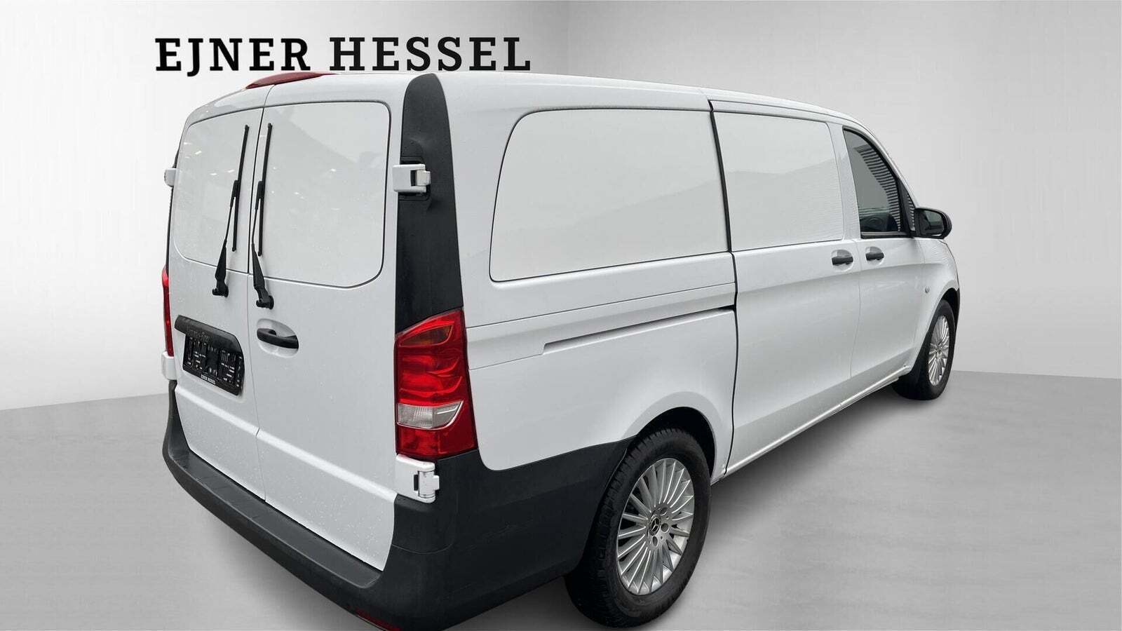 Mercedes eVito 129 Tourer PRO L Van