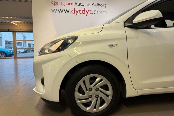 Hvid Hyundai i10 fra 2022