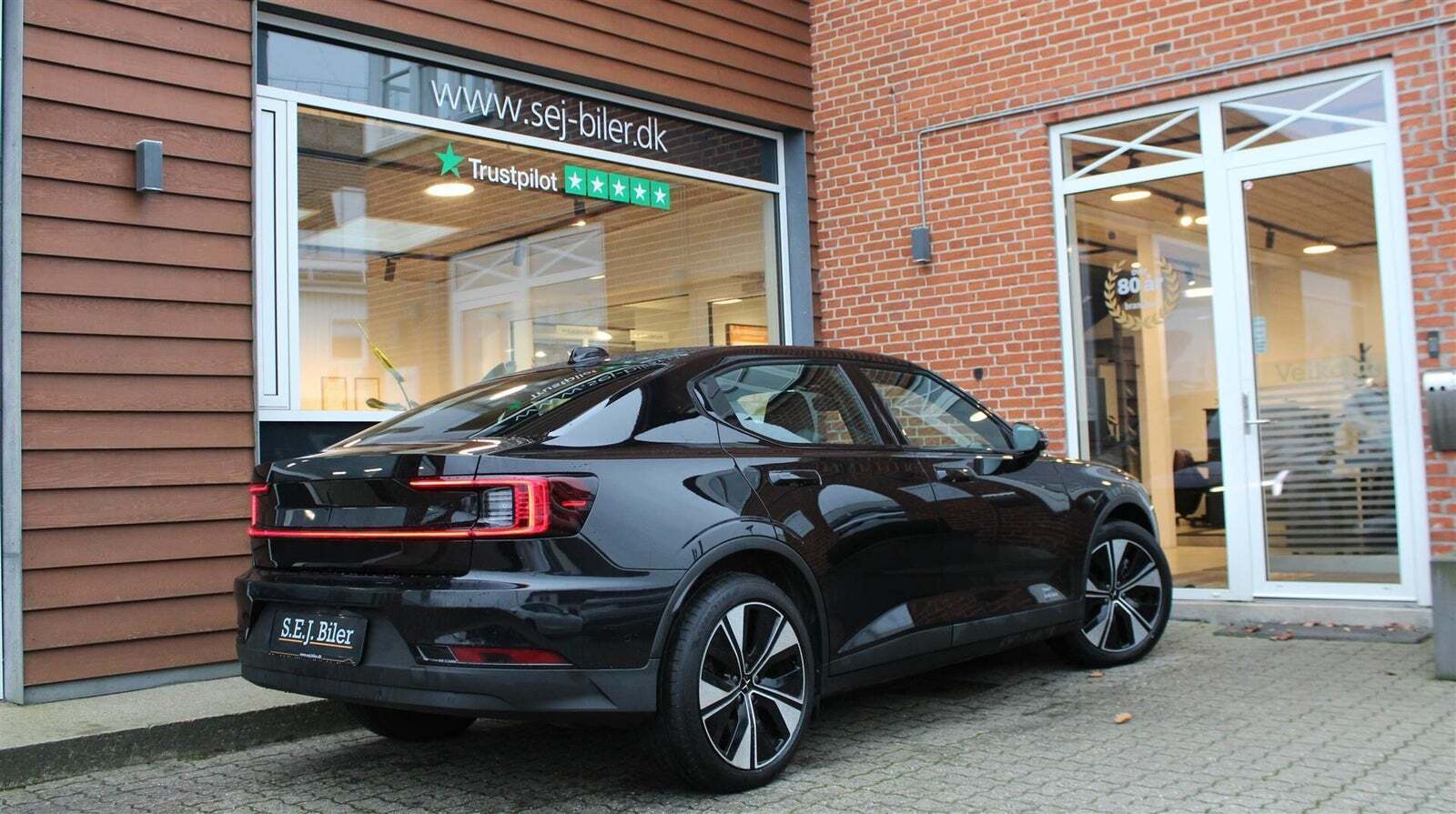 Sort Polestar 2 fra 2024