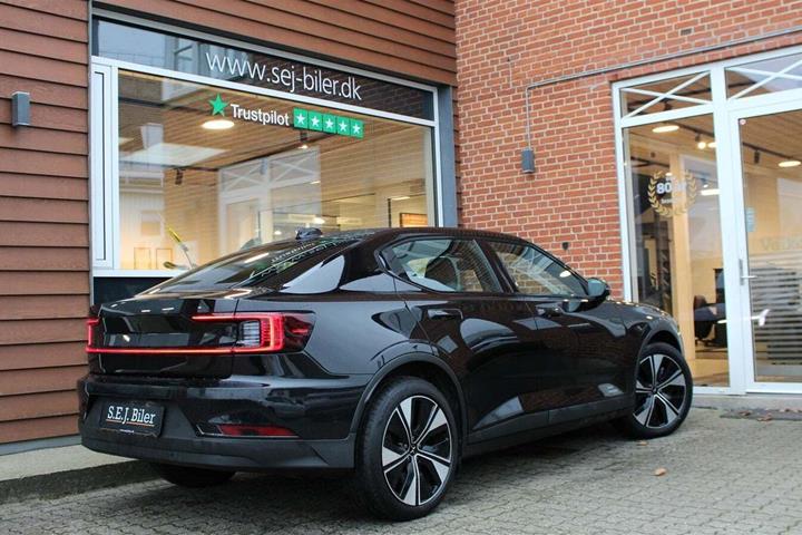 Sort Polestar 2 fra 2024