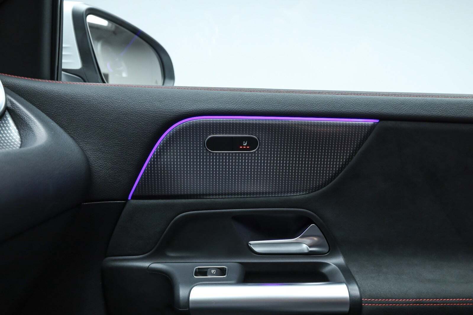 Hvid Mercedes EQA250+ fra 2023