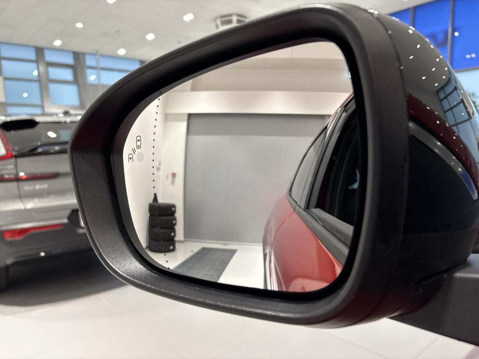 Rød Renault Scenic E-Tech fra 2024