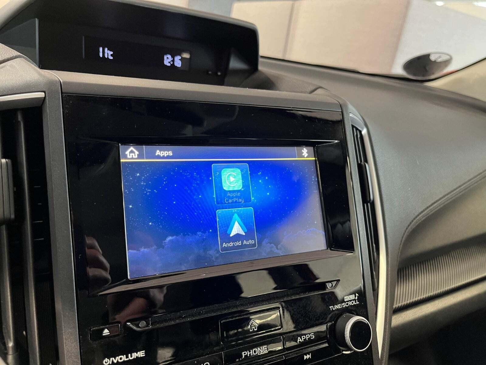 Rød Subaru XV fra 2021