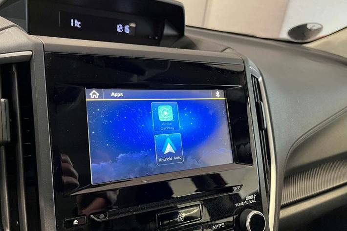 Rød Subaru XV fra 2021