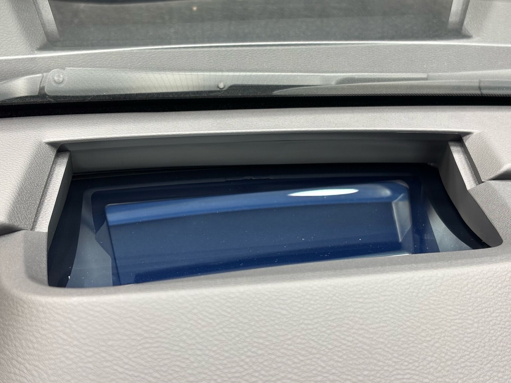 Grå Nissan Ariya fra 2025