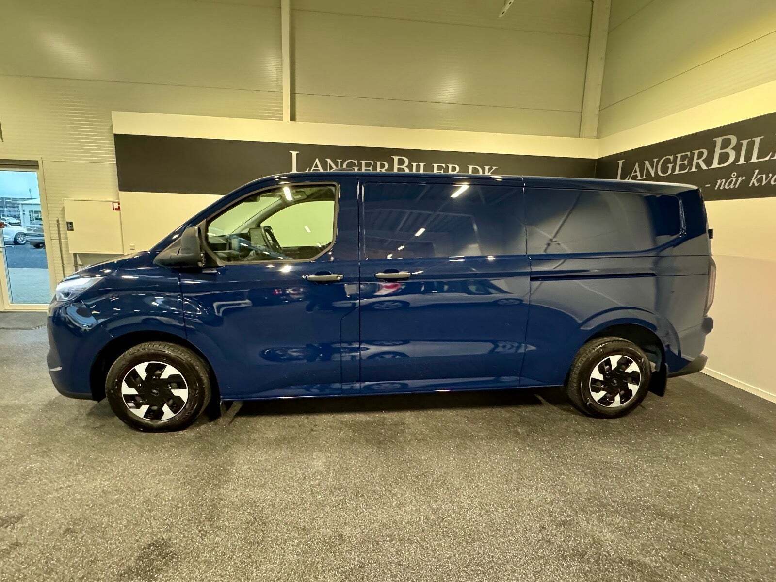 Ford Transit Custom 320L 2,5 PHEV Trend CVT