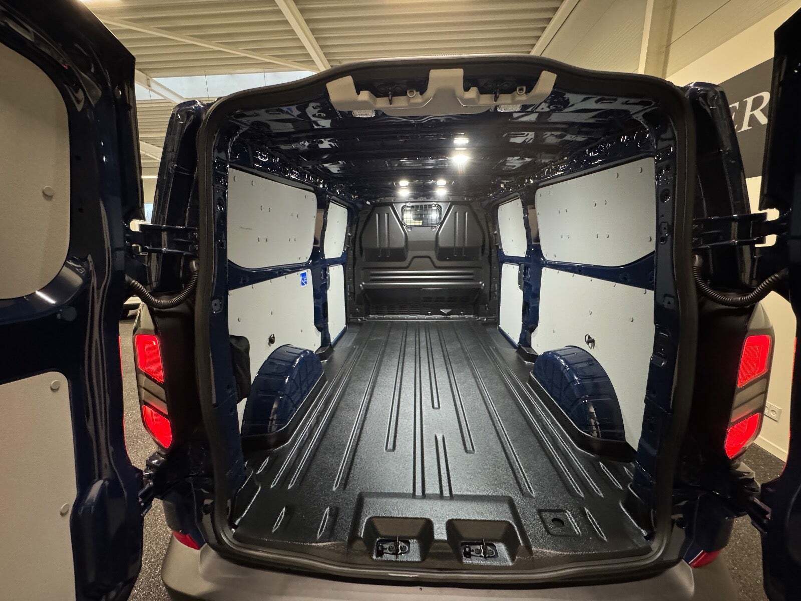 Ford Transit Custom 320L 2,5 PHEV Trend CVT