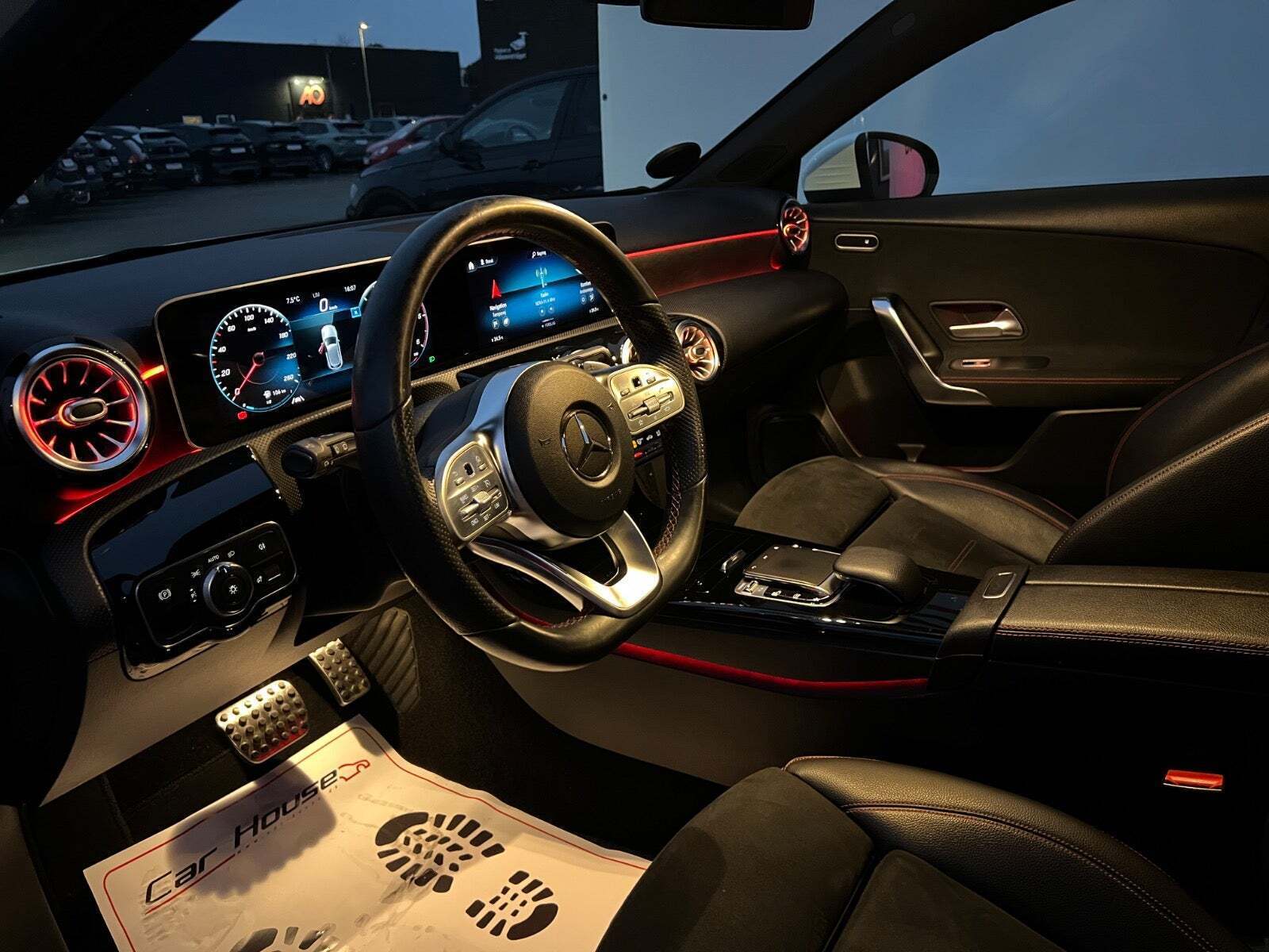 Hvid Mercedes A180 d fra 2019