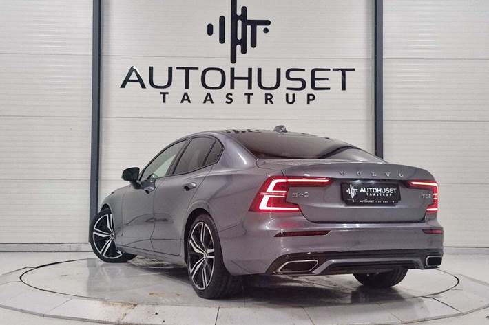 Grå Volvo S60 fra 2019