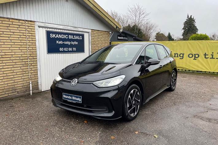 Sort VW ID.3 fra 2023 set udefra
