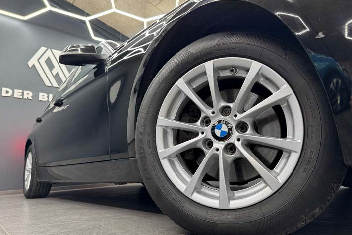 Sort BMW 320d fra 2017