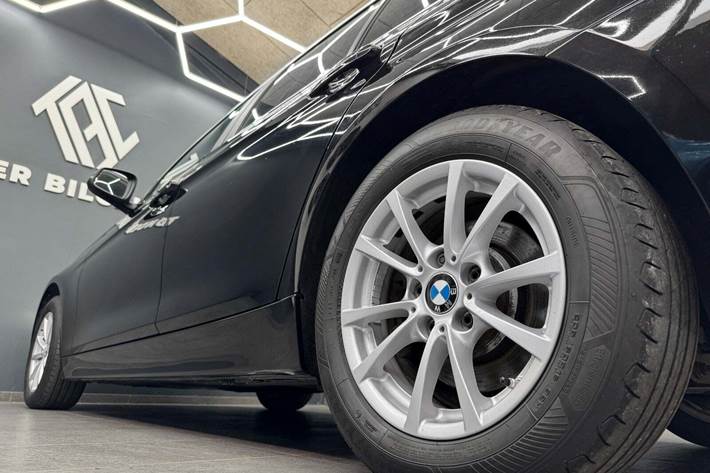 Sort BMW 320d fra 2017