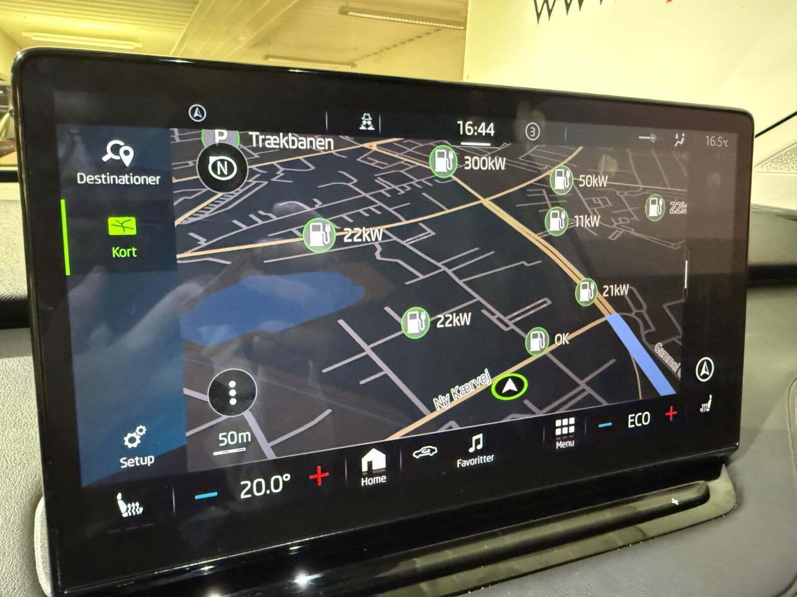 Blå Skoda Enyaq fra 2021