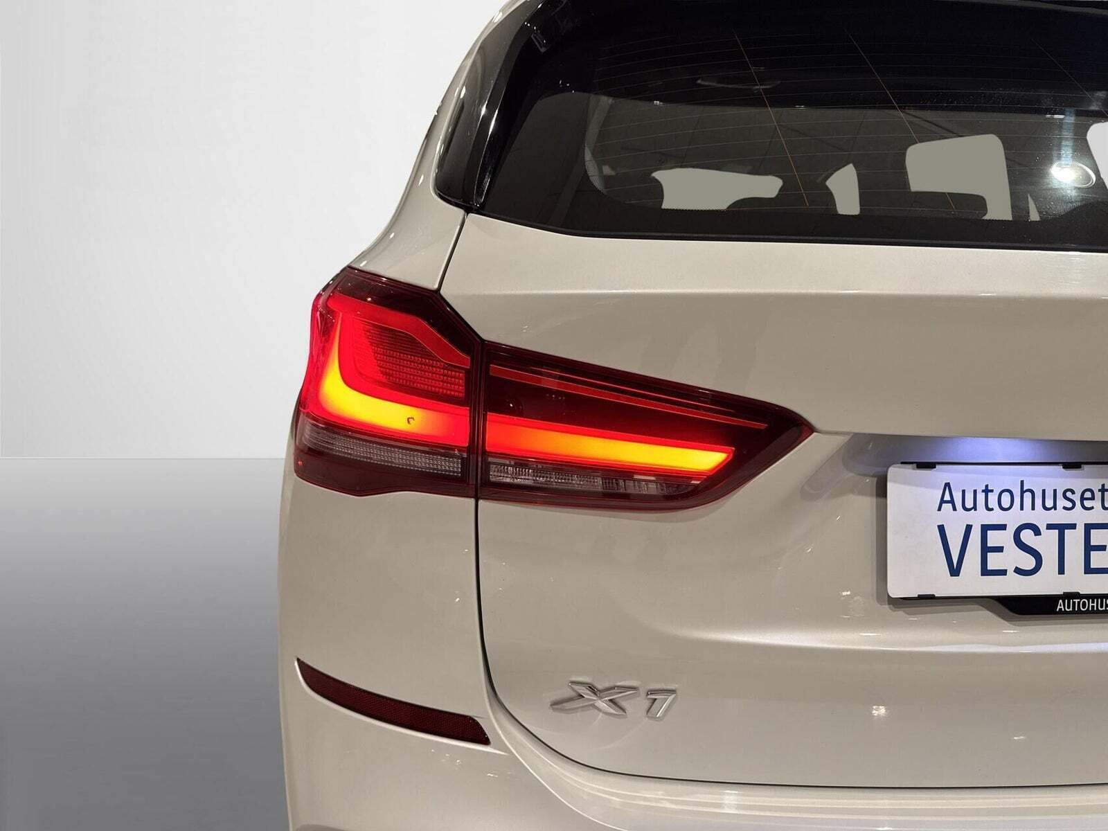 Hvid BMW X1 fra 2020