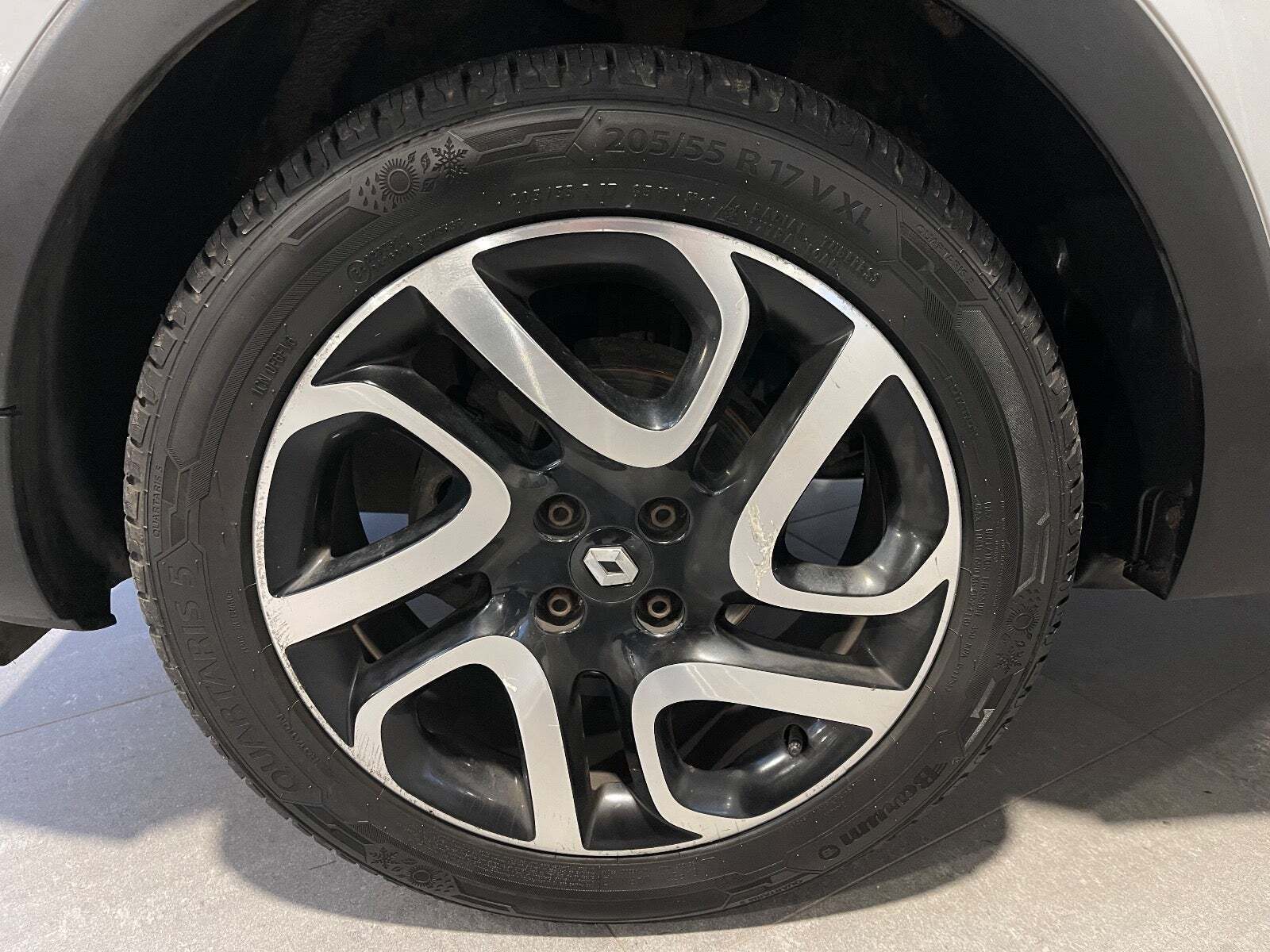 Sølv Renault Captur fra 2016