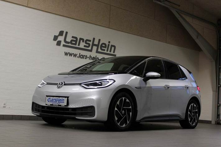 Sølv VW ID.3 fra 2022 set udefra