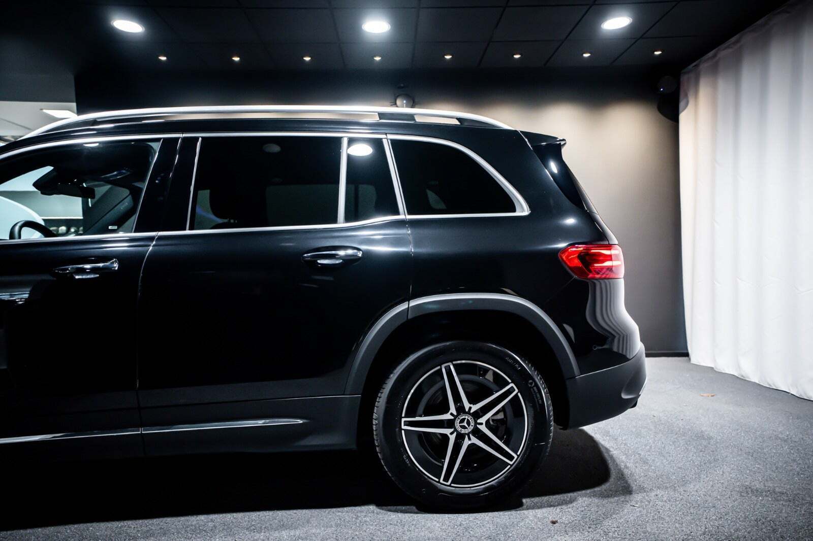 Sort Mercedes EQB250+ fra 2026