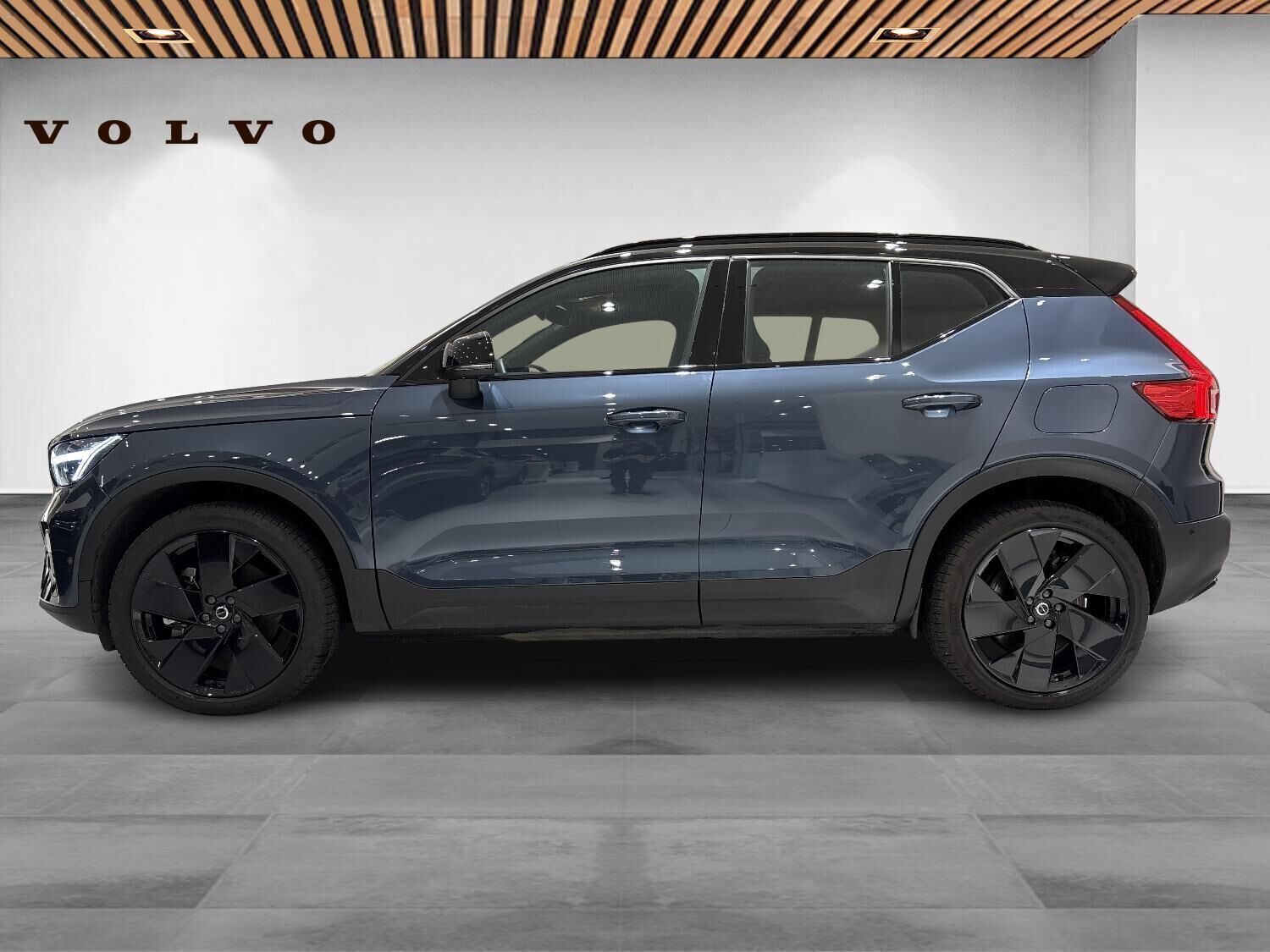 Volvo EX40 Extended Range Black Edition