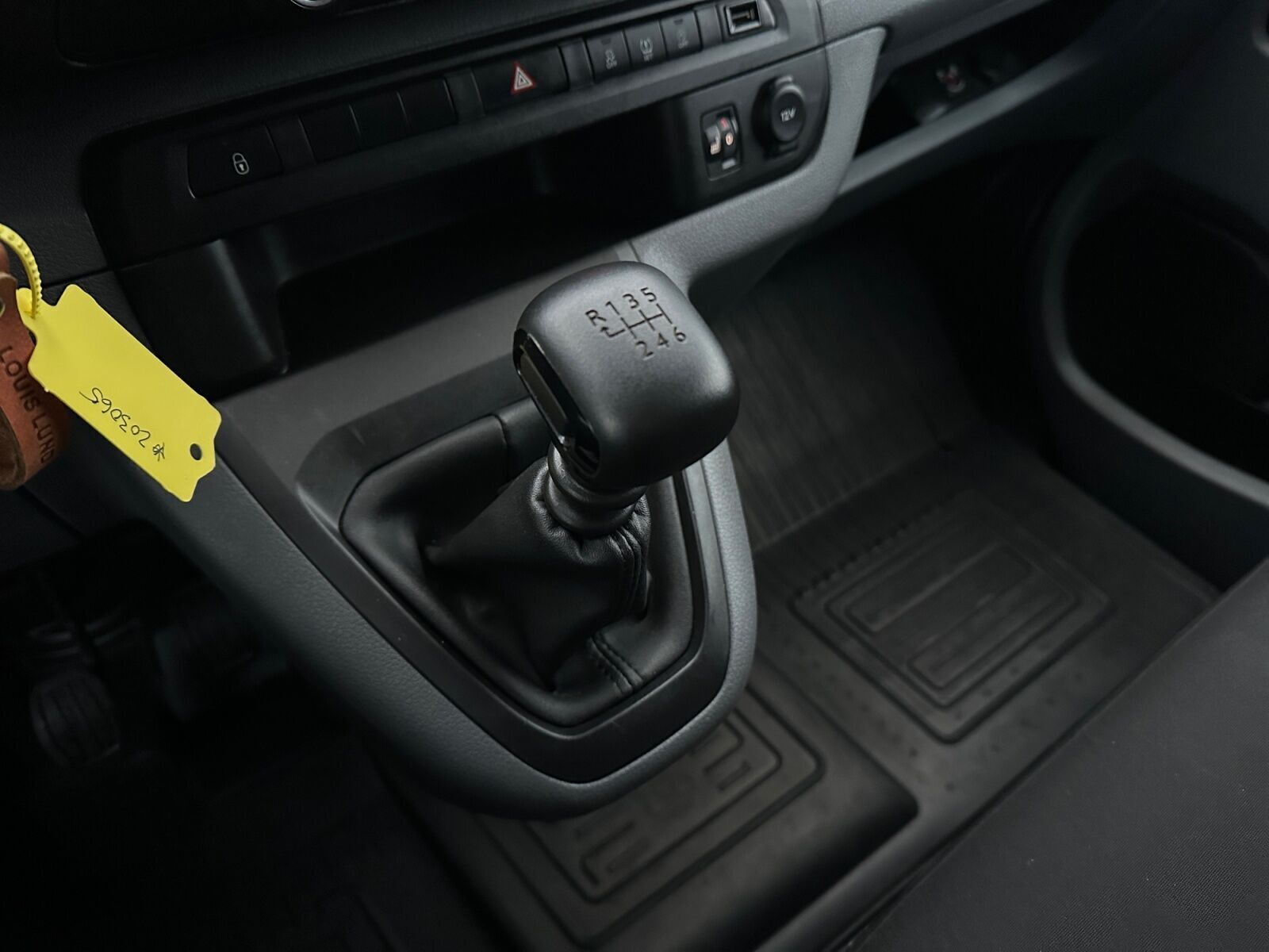 Grå Toyota Proace Verso fra 2021