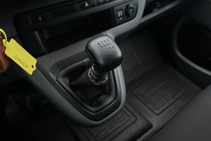 Grå Toyota Proace Verso fra 2021