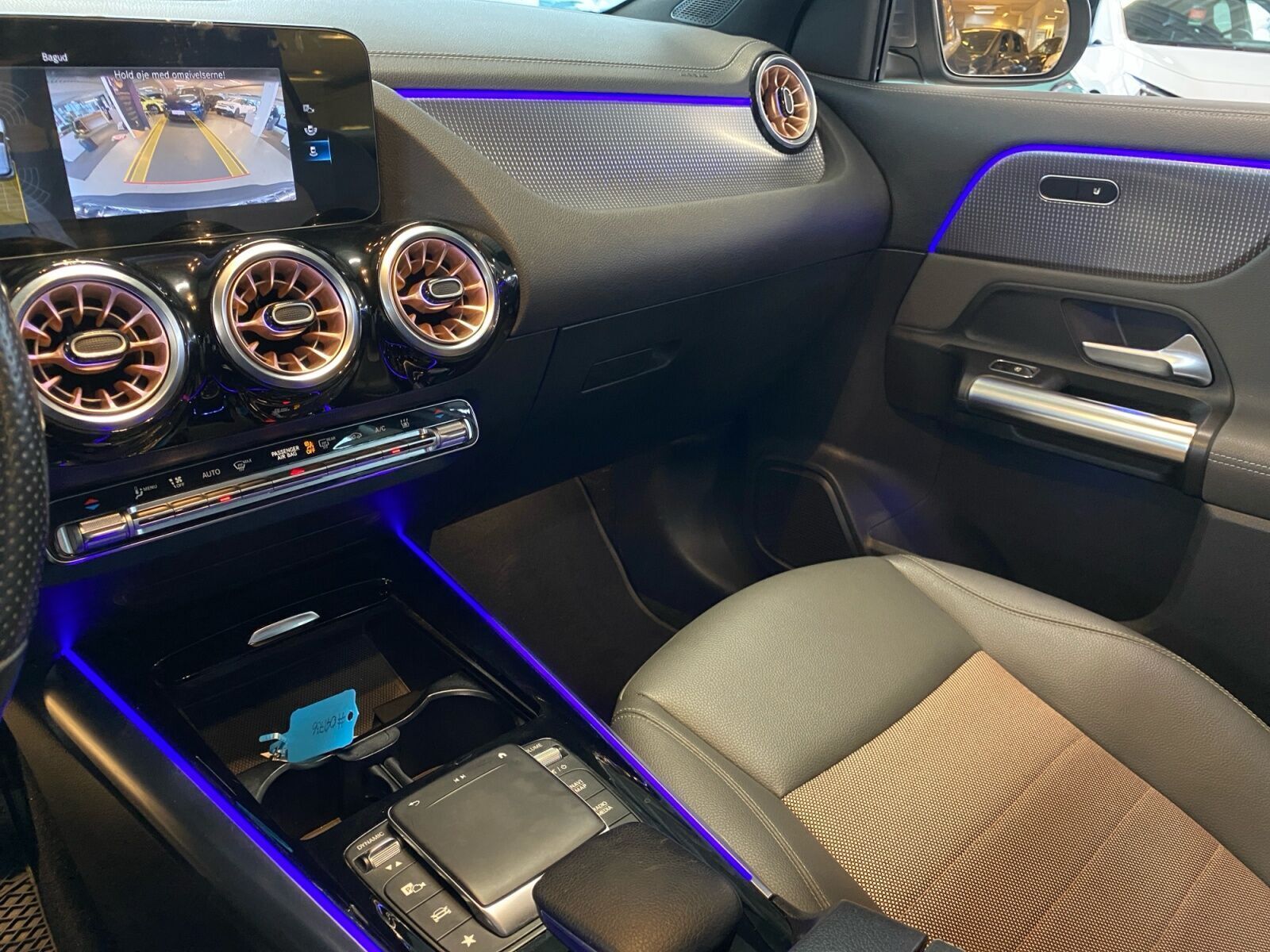 Grå Mercedes EQA250+ fra 2023