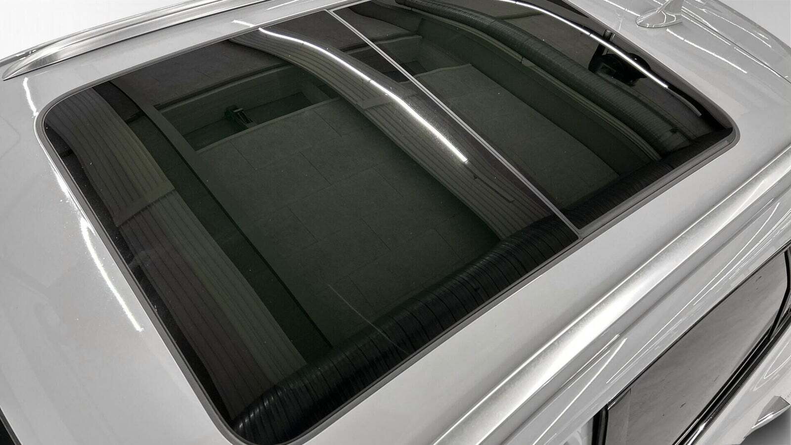 Grå MG Marvel R fra 2022