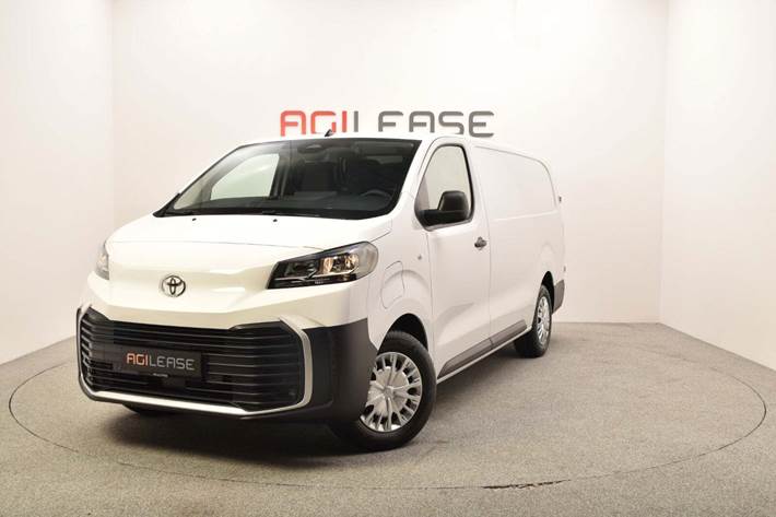 Hvid Toyota ProAce fra 2025