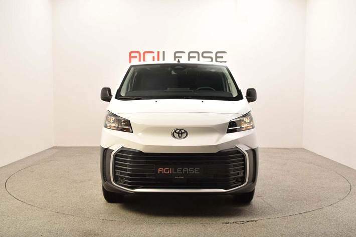 Hvid Toyota ProAce fra 2025