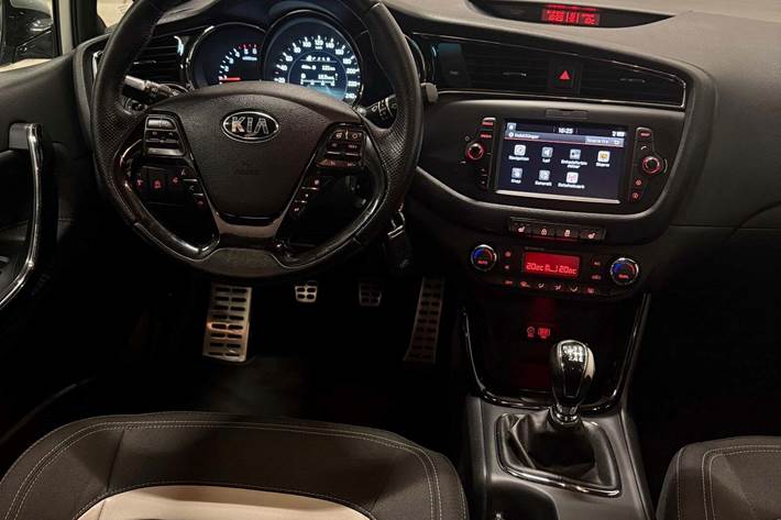 Sølv Kia Ceed fra 2017