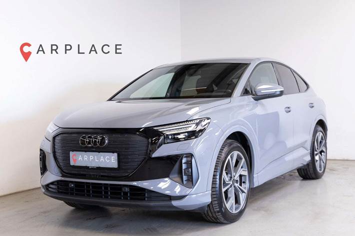 Grå Audi Q4 e-tron fra 2024 set udefra