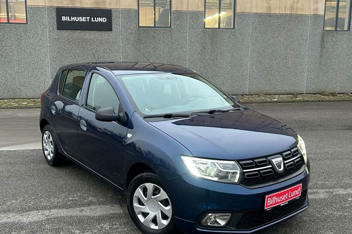 Blå Dacia Sandero fra 2018