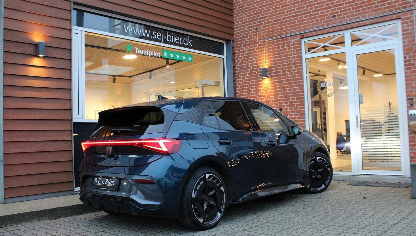 Blå Cupra Born fra 2025