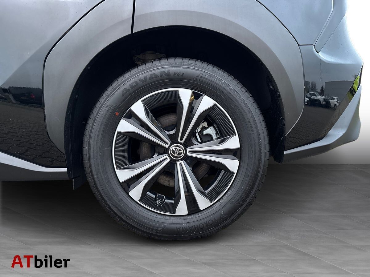 Sort Toyota BZ4X fra 2023