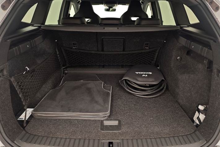 Hvid Skoda Enyaq fra 2022