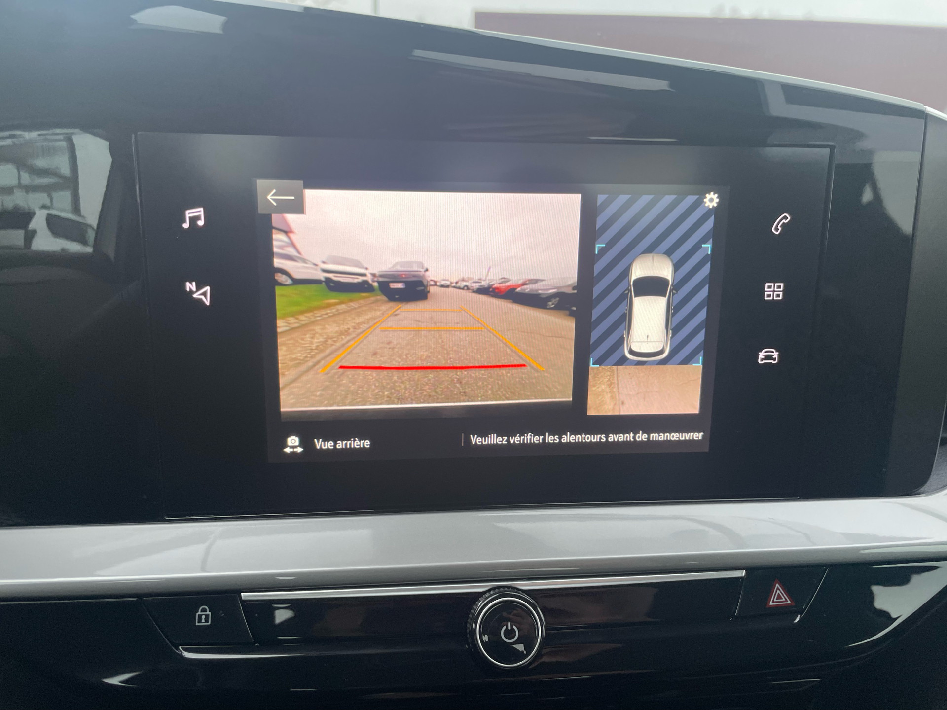 Hvid Opel Mokka-e fra 2023