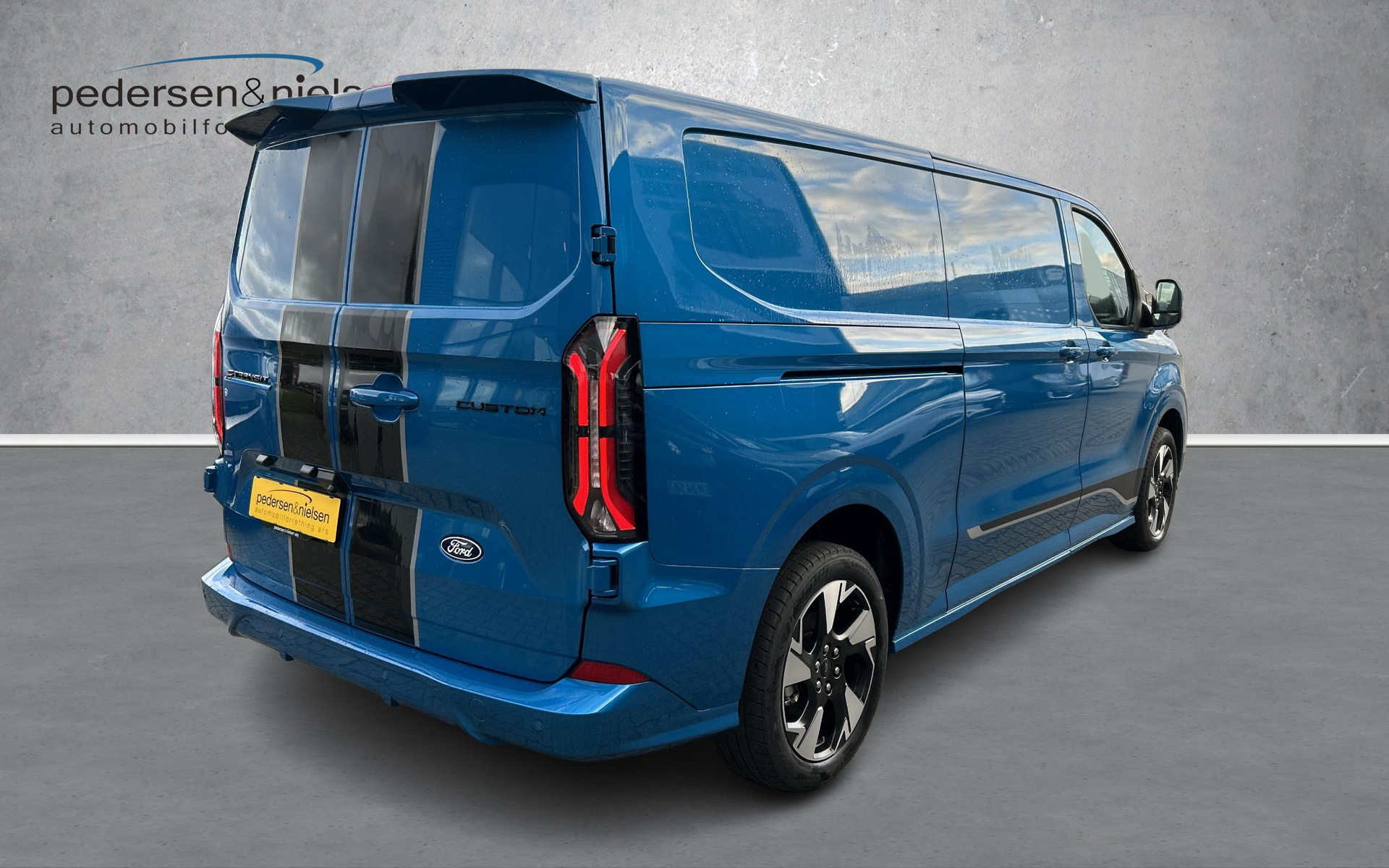 Ford E-Transit Custom 340 L2H1 EL Sport 218HK Van Aut.