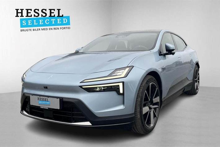 Blå Polestar 4 fra 2025 set udefra