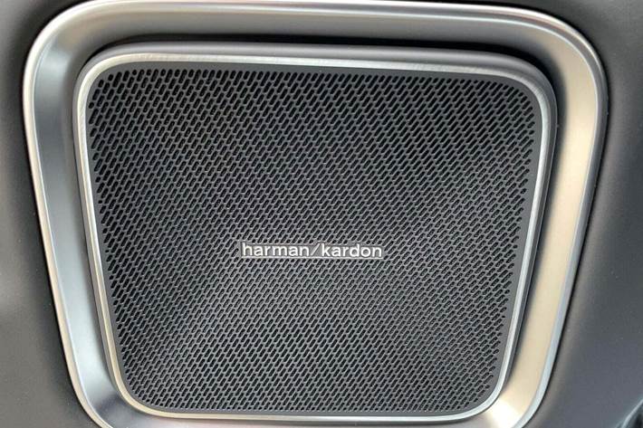 Blå Polestar 4 fra 2025