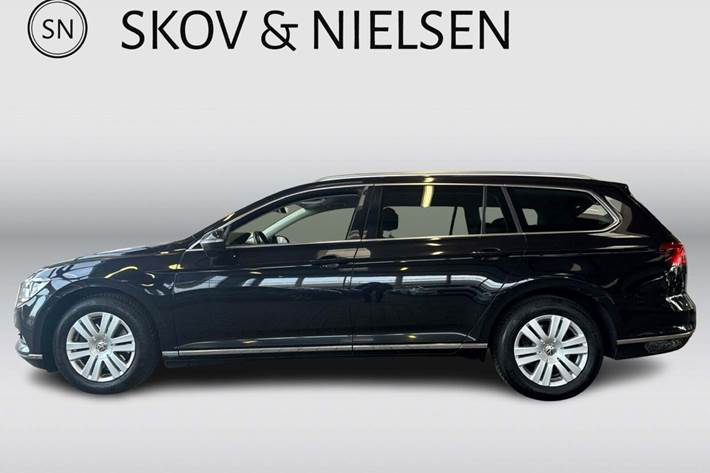Sort VW Passat fra 2015