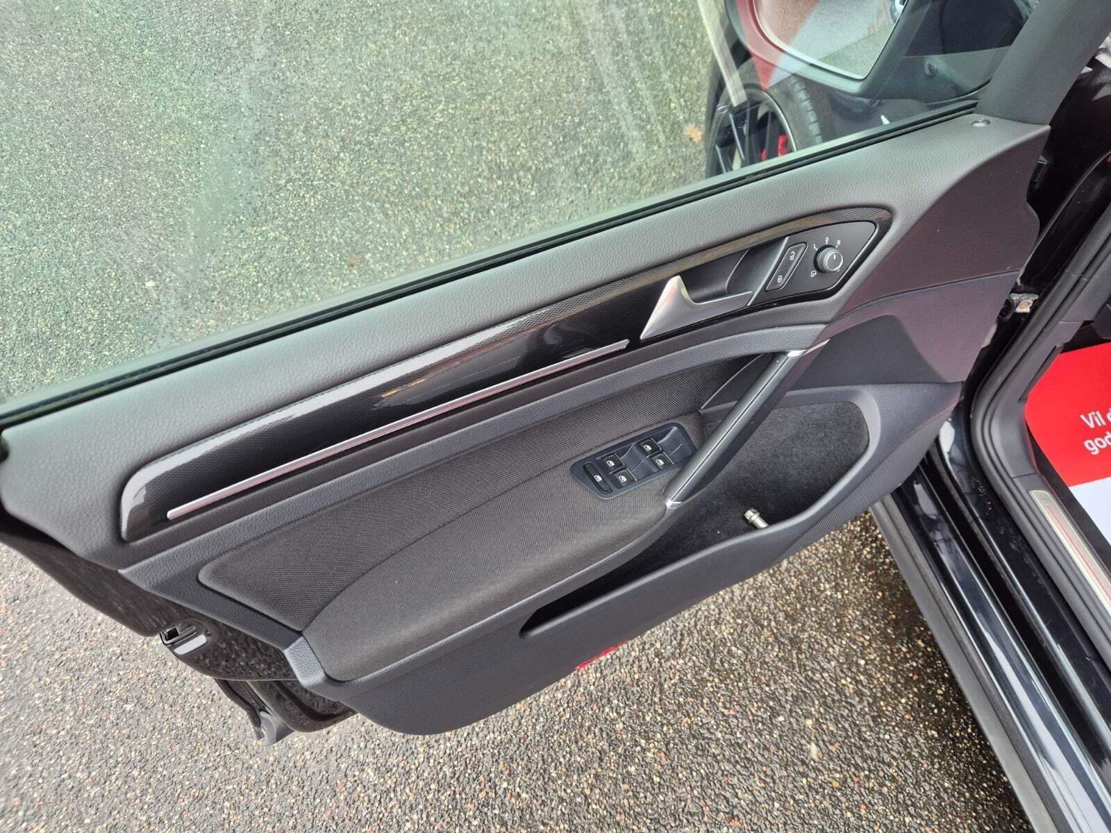 Sort VW Golf VII fra 2016