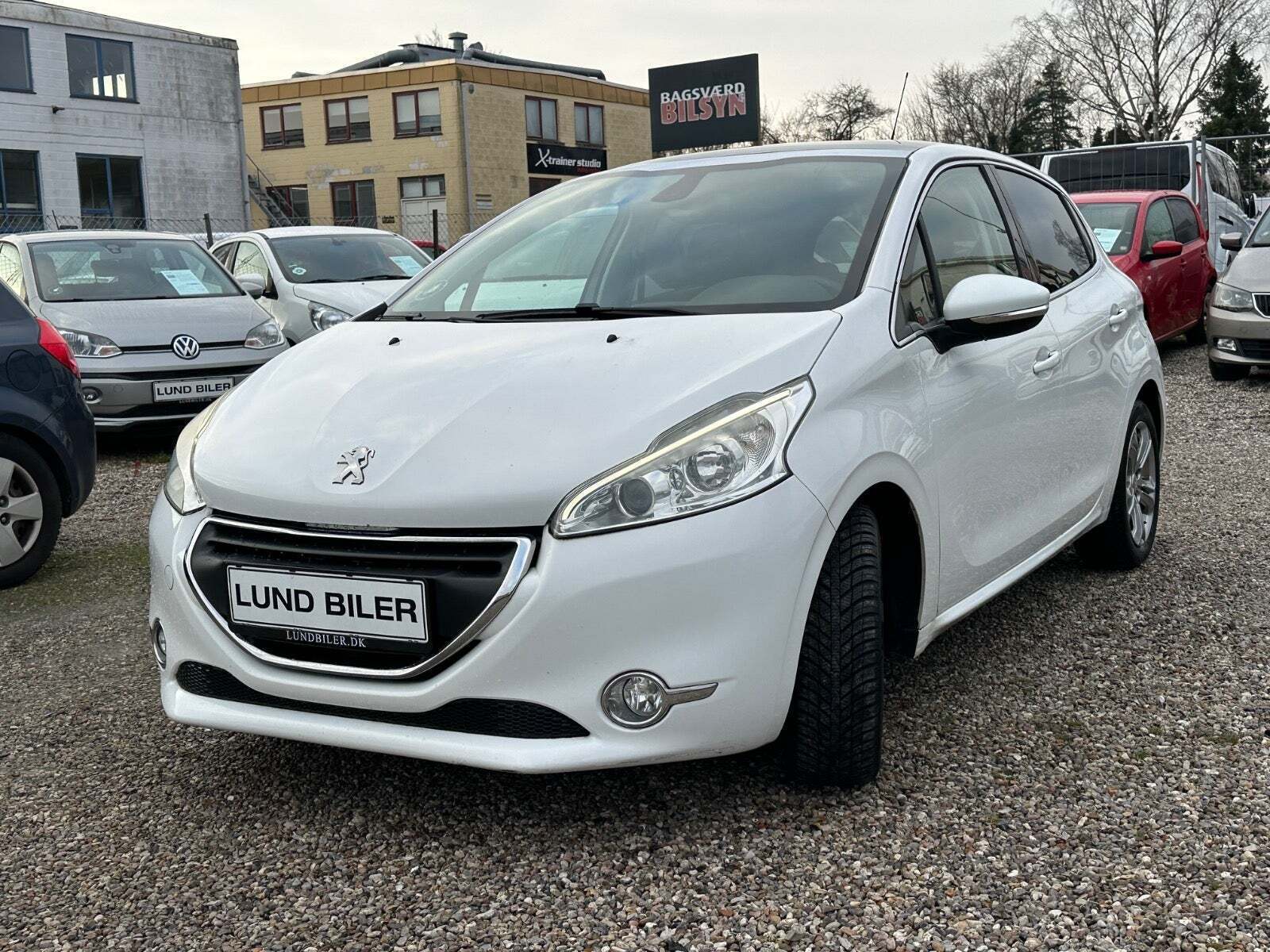 Peugeot 208 1,2 VTi Allure Sky