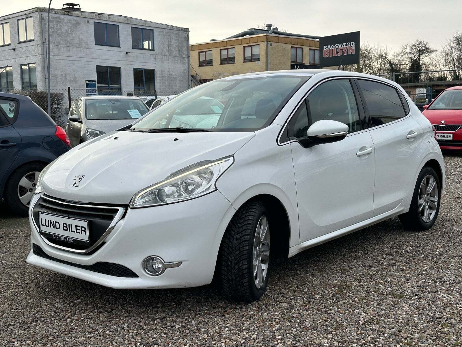Peugeot 208 1,2 VTi Allure Sky