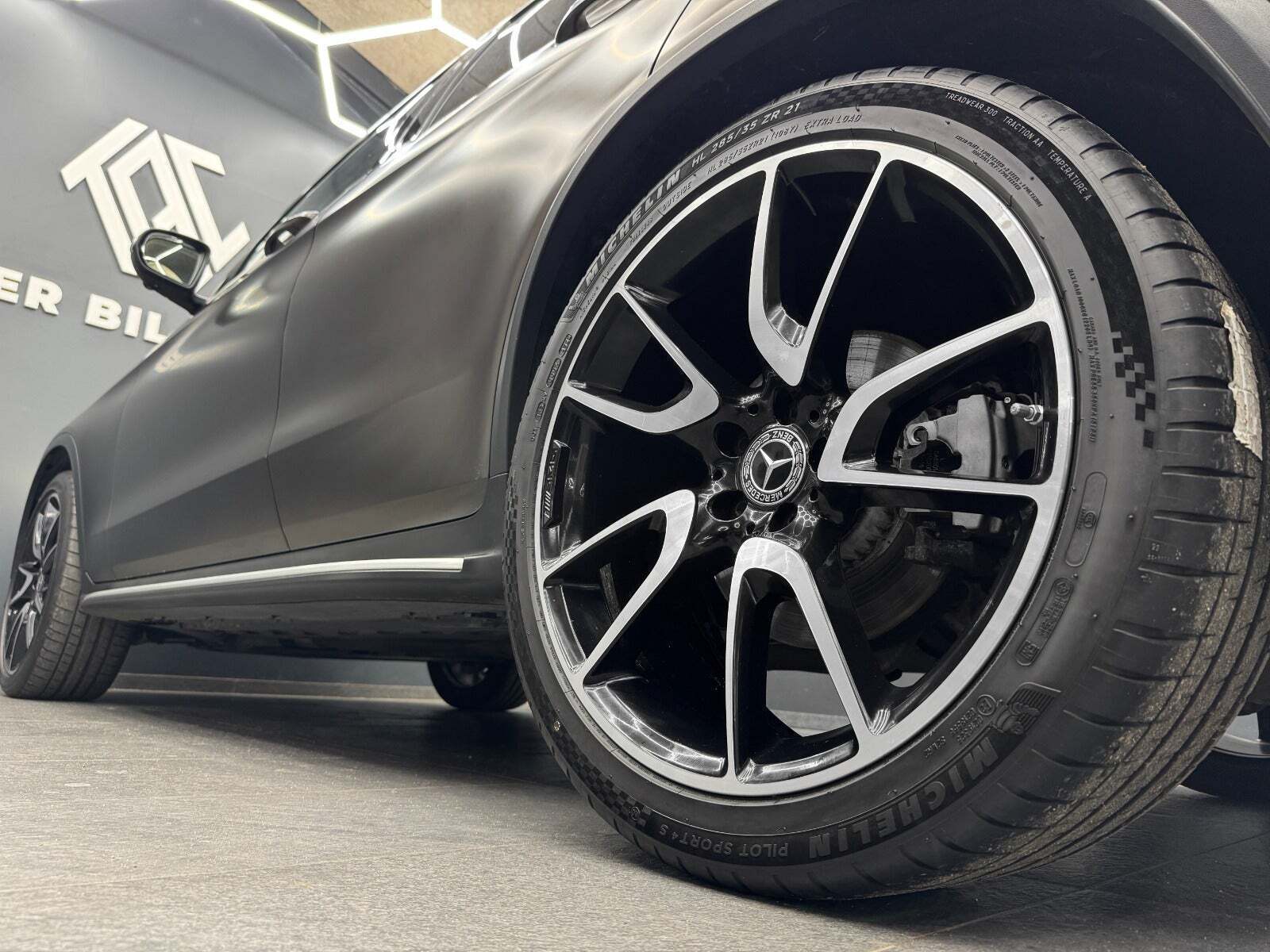 Brun Mercedes GLC43 fra 2016