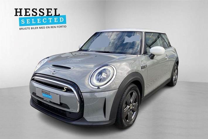 Grå Mini Cooper SE fra 2022 set udefra