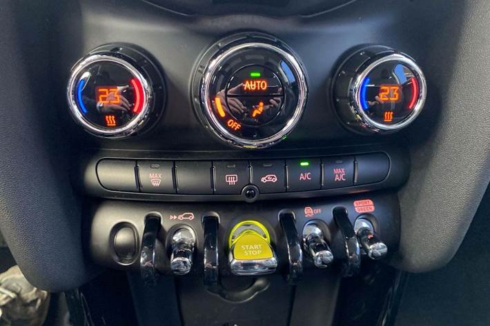 Grå Mini Cooper SE fra 2022