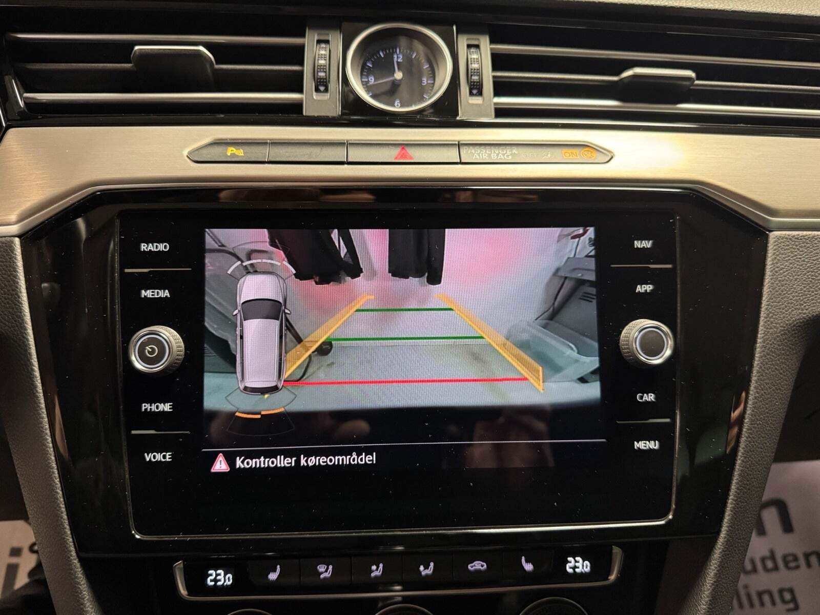 Sort VW Passat fra 2018